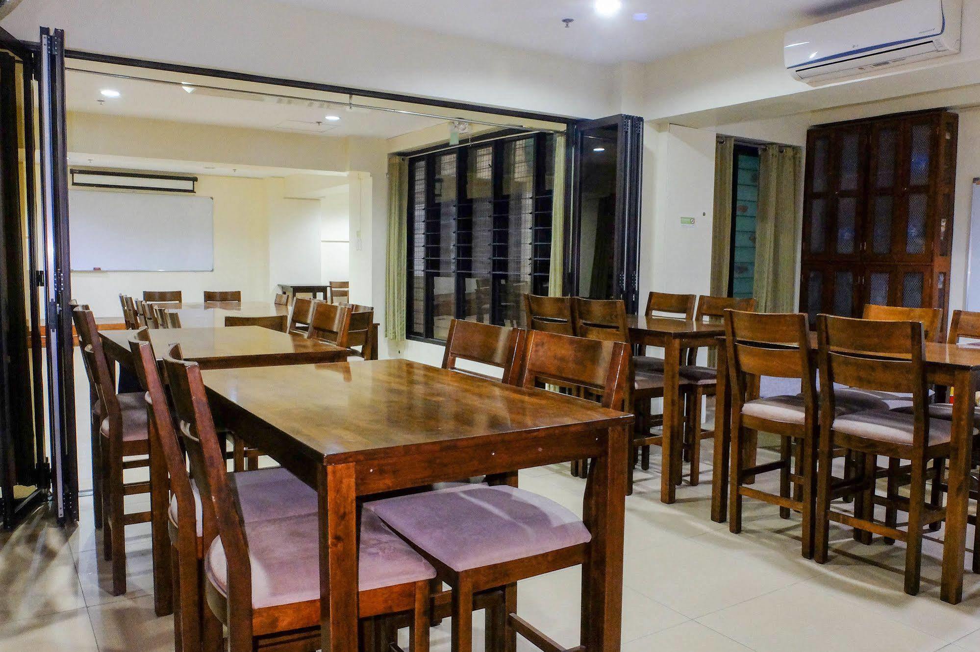 West Gorordo Hotel Cebu Extérieur photo